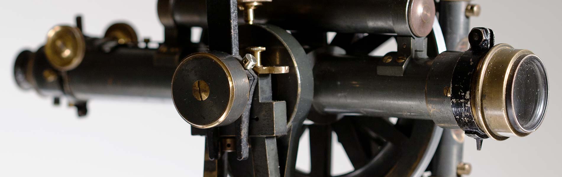 Detaljbild på en teodolit