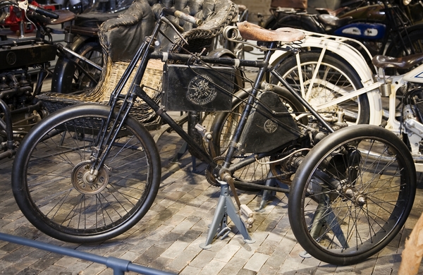 Motorcykel, trehjulig - Gerdén, Anna